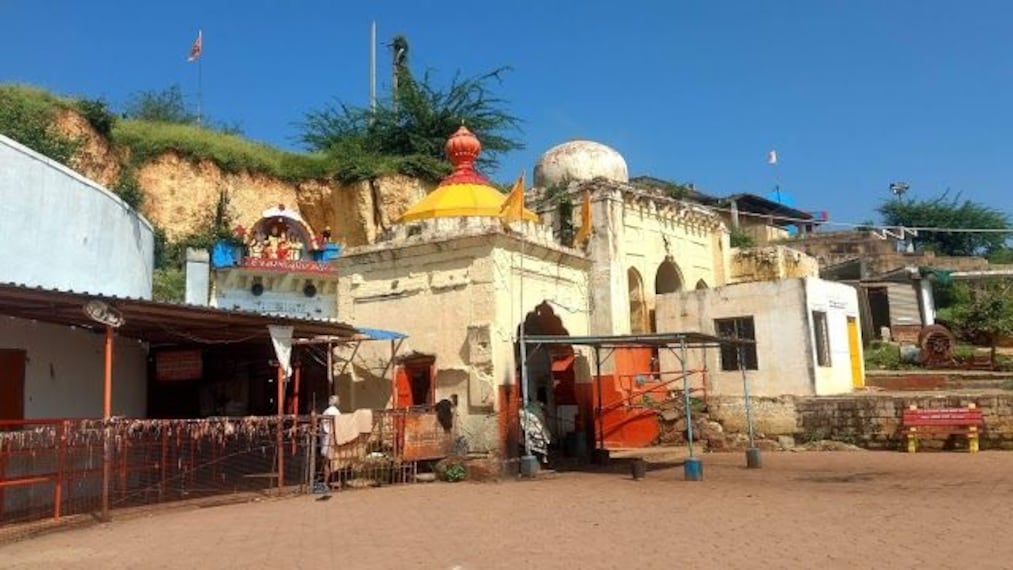 Narasimha Jhira Cave Temple-3